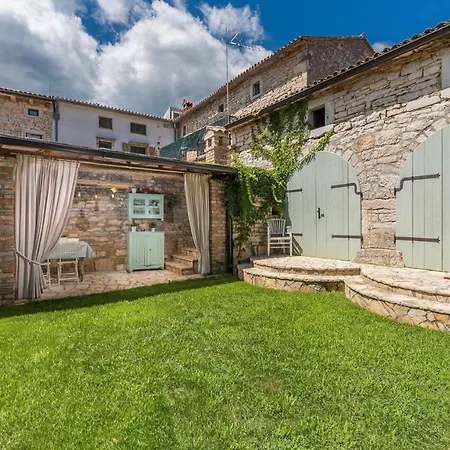 Charming Stone Pakich With Private Pool *