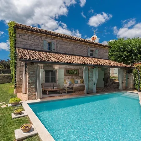 Villa Charming Stone Pakich With Private Pool *
