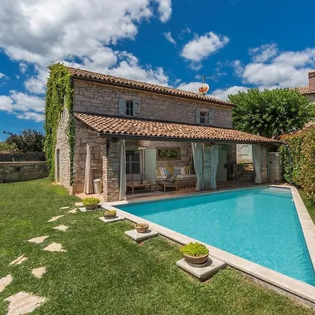 Charming Stone Pakich With Private Pool 别墅 *
