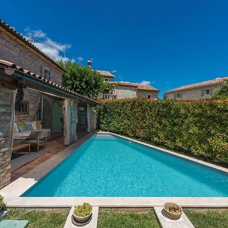 Charming Stone Pakich With Private Pool