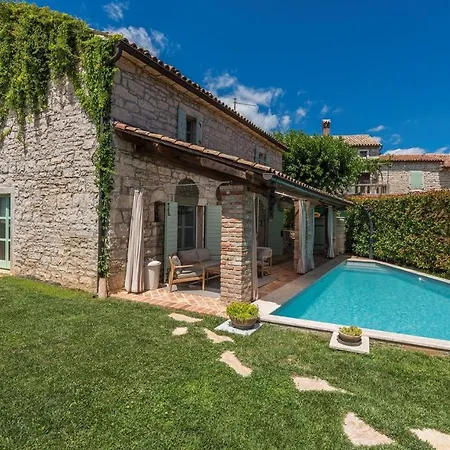 Charming Stone Pakich With Private Pool *